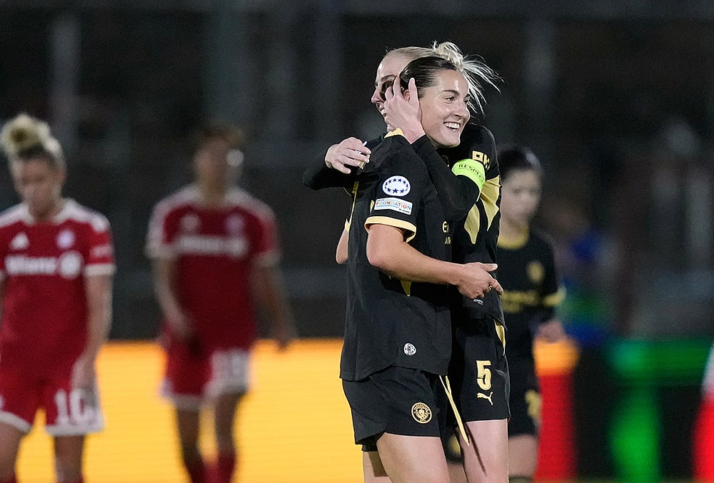 UWCL Bayern Munich Women vs Man City Women highlights-Manchester Citys Carlotta Wamser
