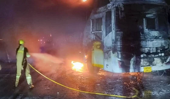Fire Fitting Engine Engine Oil Fire, Thick Smoke: What Caused Sleeper Bus Fire That Killed ...