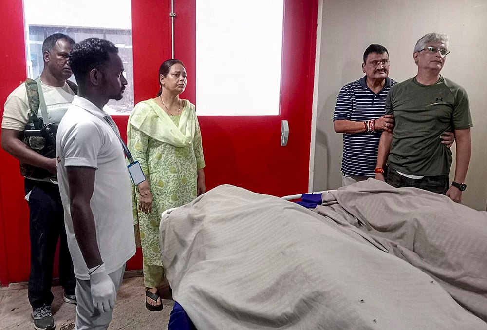 Jharkhand ministers daughter among 4 killed as car rams into parked truck