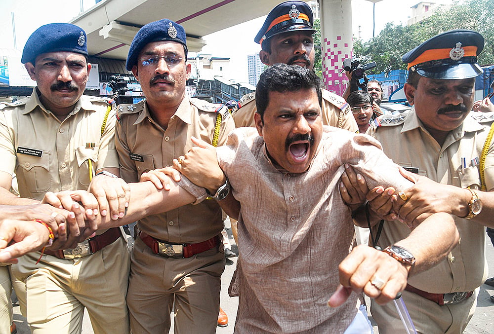 Congress and NSUI activists protest over student suicide in Mumbai