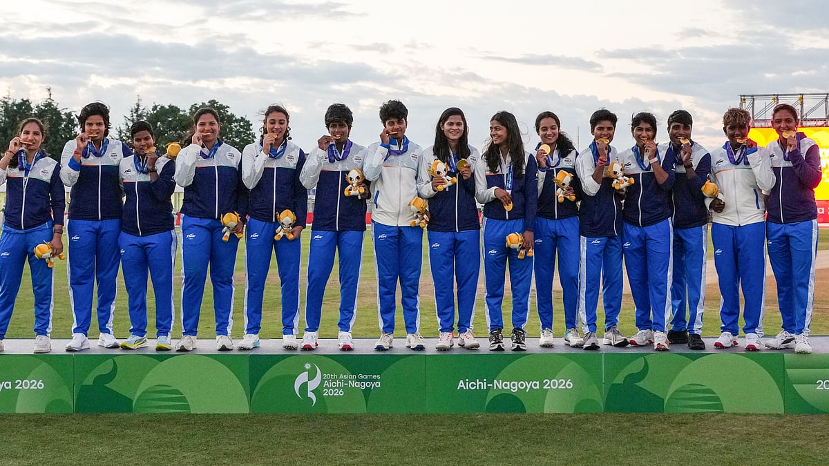 Indian women cricket team posing with their gold medals after beating Sri Lanka in the Asian Games 2026 final - X/BCCIWomen