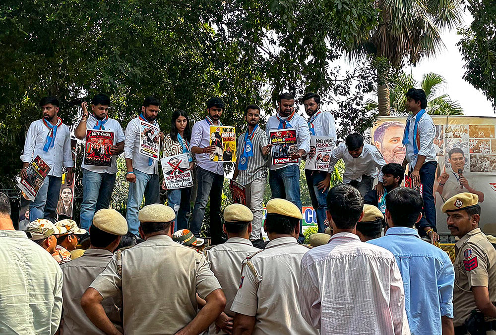NSUI members shouts slogans outside IYC office