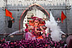 Day In Pics: September 25, 2026 | Photo: PTI/Kunal Patil : People take an idol of lord Ganesh, Raja Tejukaya, for an immersion ceremony during the conclusion of Ganesh Chaturthi festival, in Mumbai.