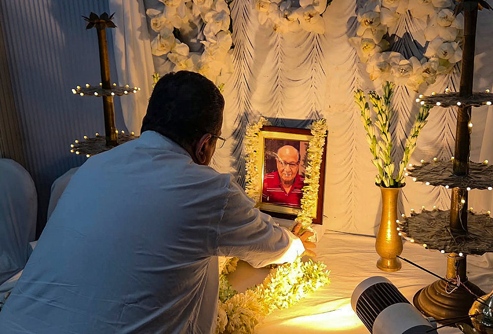 CM Adhikari pays tribute to Satabdi Roys father