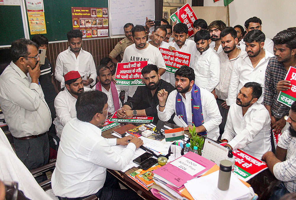 Samrat Malik submits memorandum on health services in Meerut