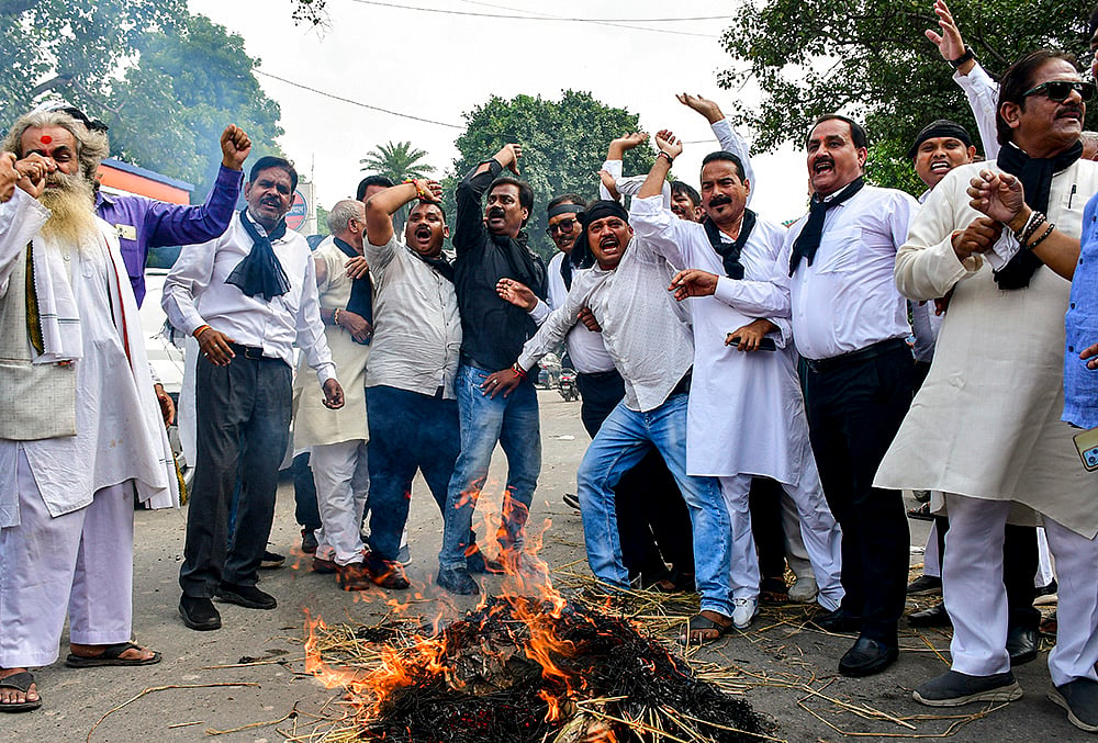 Congress protest against CEC
