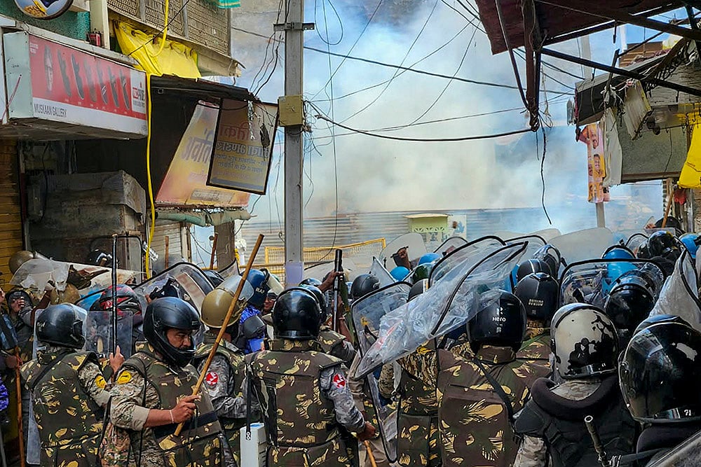 Stone-pelting in MPs Ujjain