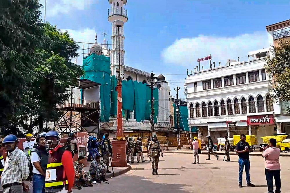 A portion of Ujjain's Shahi Masjid falls within a proposed 15-metre road alignment ahead of Simhastha 2028. - PTI
