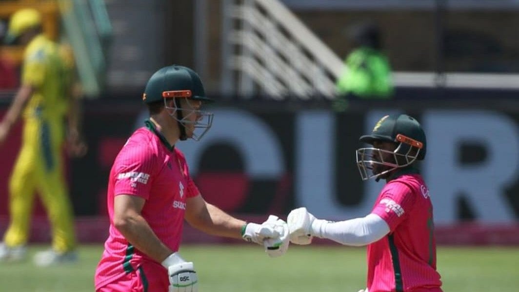 David Miller and captain Temba Bavuma in the middle during 2nd ODI between South Africa and Australia  - | Photo: ProteasMenCSA/X