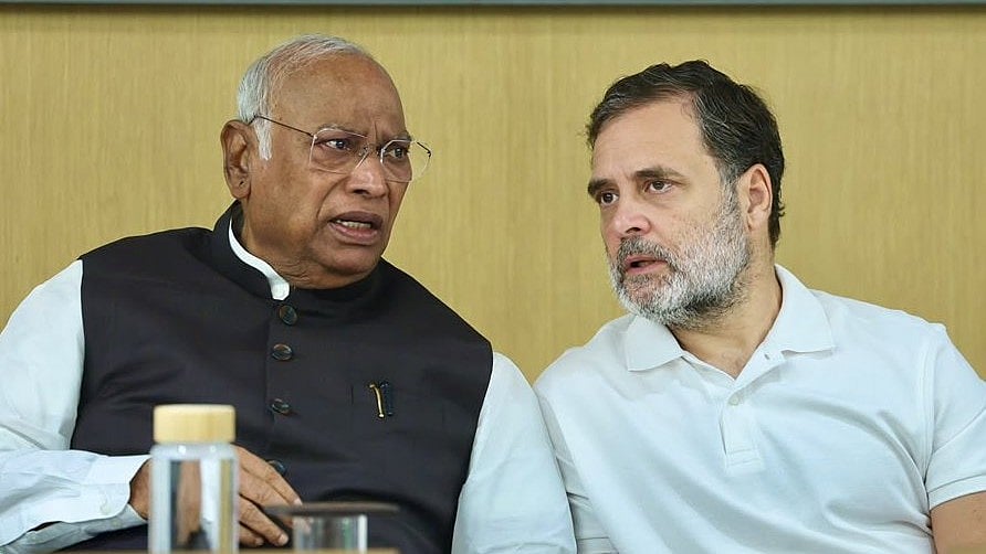 X | INC : Mallikarjun Kharge and Rahul Gandhi