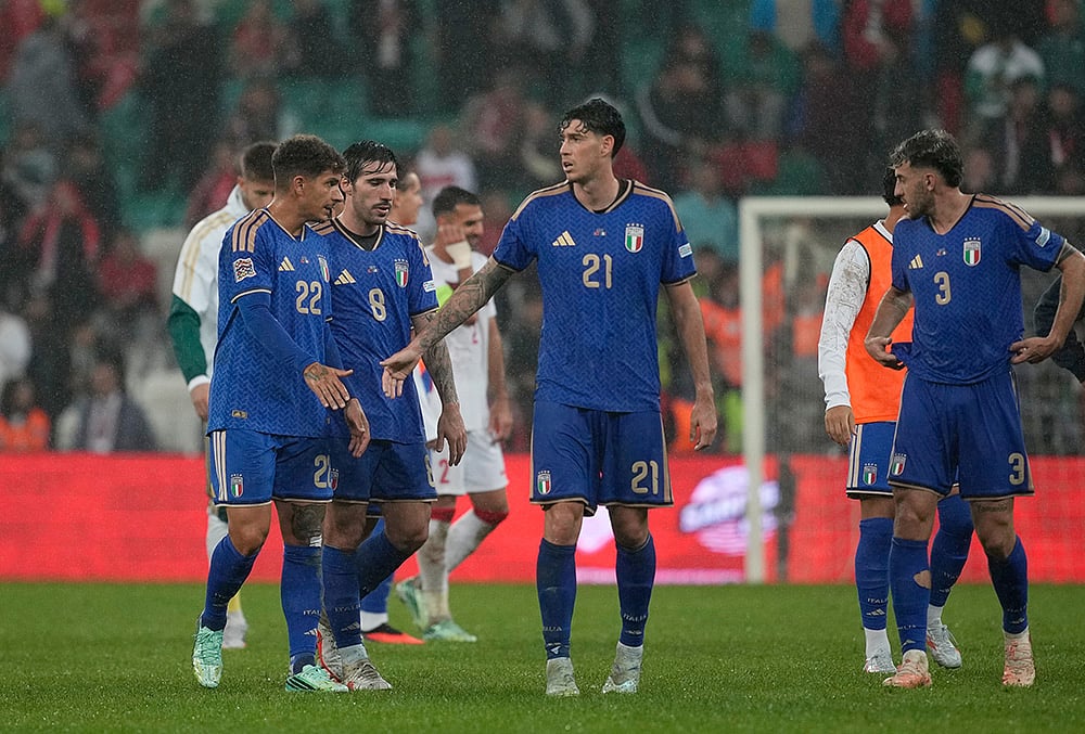 Italy's players celebrate after the UEFA Nations League soccer match between Turkey and Italy in Bursa, Turkey, Monday, Sept. 28, 2026.  - | Photo: AP/Khalil Hamra