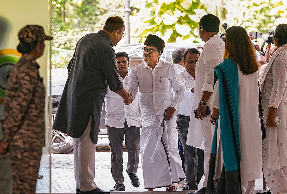 INDIA bloc meet Sayyid Sadiq Ali Shihab Thangal