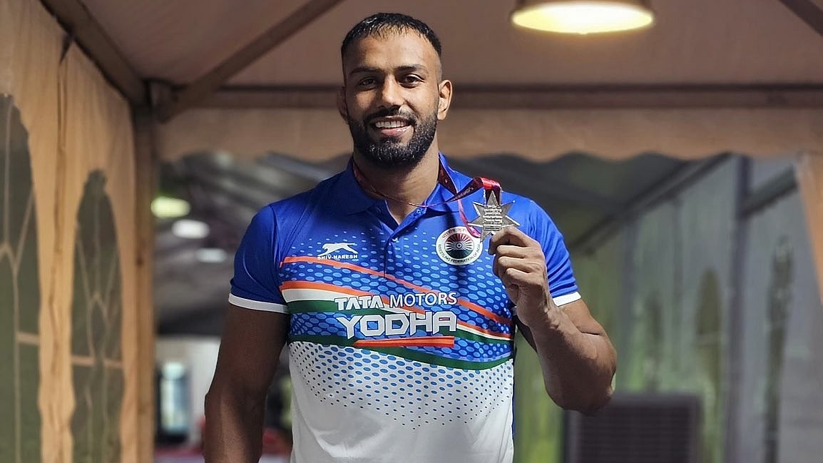 Nitesh Siwach became the first Indian to reach an Asian Games Greco-Roman final since 1962. - Central_Railway/X