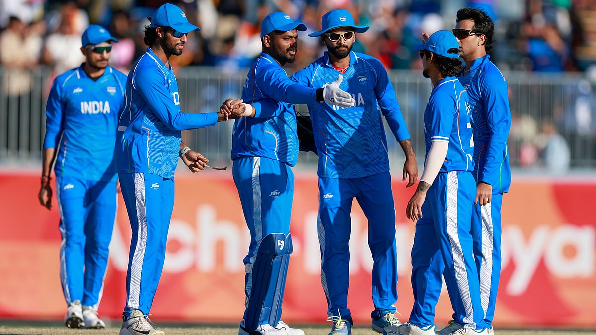 Asian Games Live Updates, Day 15 (October 3): Check live updates as India locks horns with Pakistan in the cricket final and chases gold in hockey, wrestling, and archery. - | Photo: X/BCCI