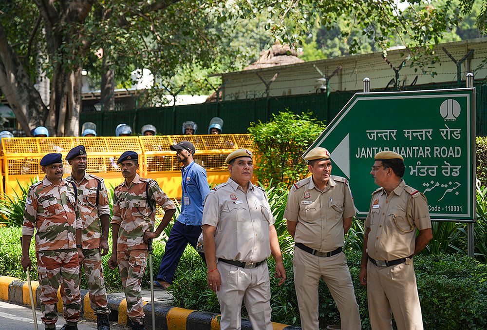 protest at Jantar Mantar against Gyanesh Kumar