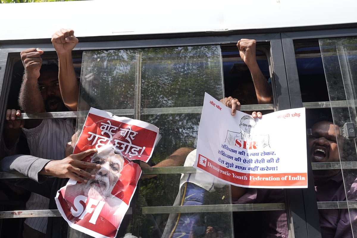 Delhi Police has detained more than 500 protesters, including AAP leaders Atishi and Saurabh Bharadwaj. - SURESH K PANDEY