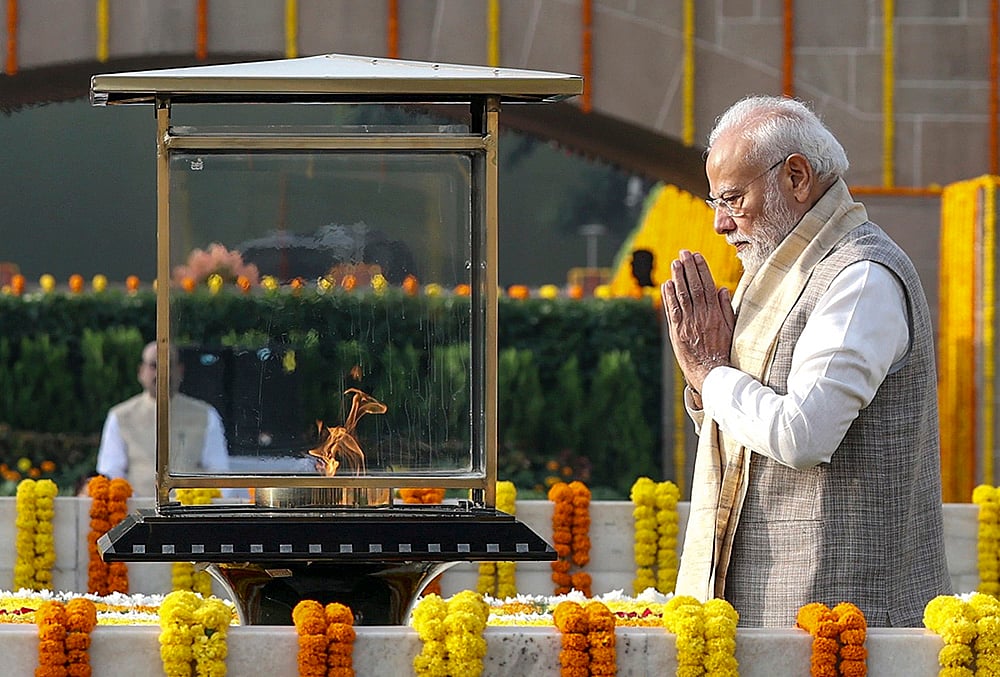 PM Modi pays tribute to Mahatma Gandhi