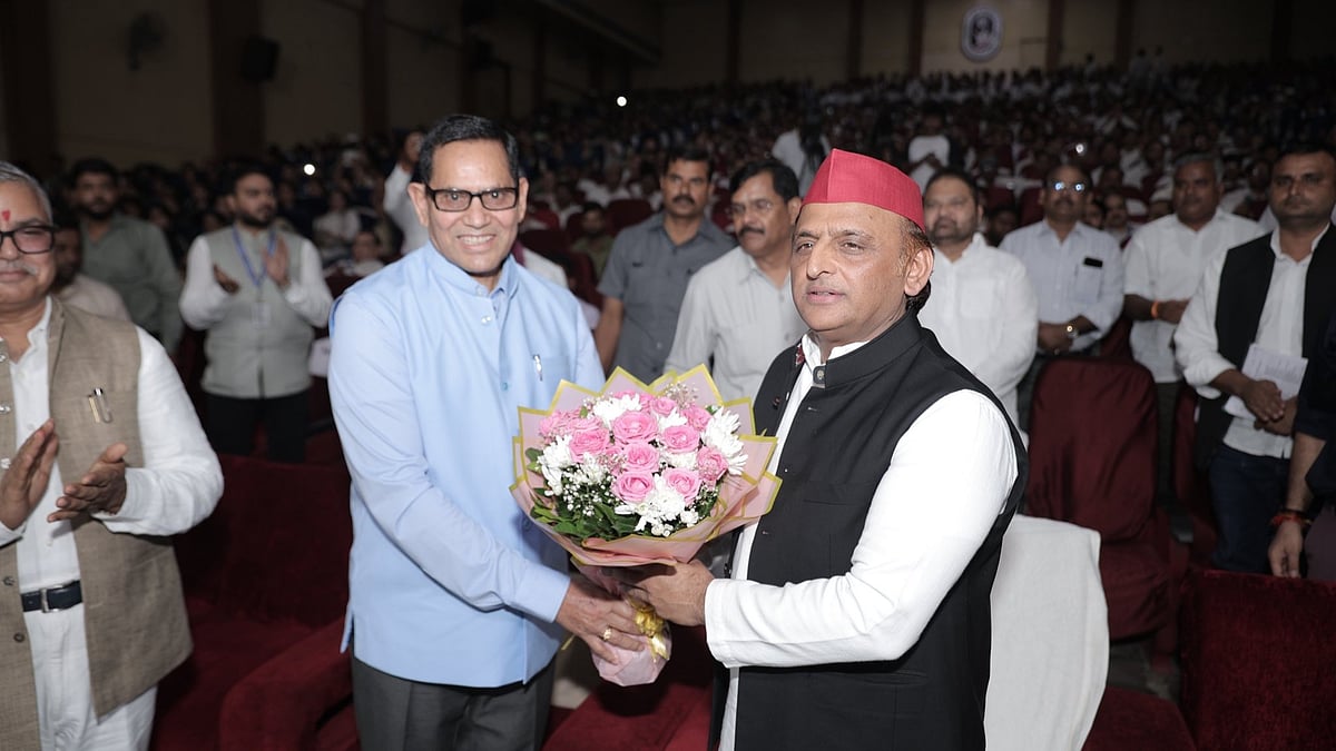 SP Lok Sabha MP Shiv Pal Singh Patel (L) with SP Party chief Akhilesh Yadav - X/@DrSPSinghPatel7