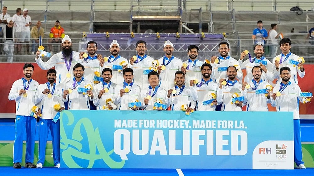 Gold medalist India pose after the men's hockey medal ceremony at the Asian Games in Gifu, Japan, Saturday, Oct. 3, 2026.  - | Photo: AP/Dita Alangkara
