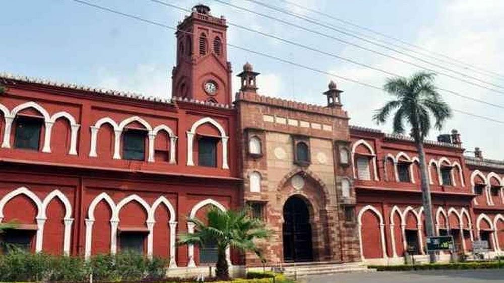 AMU protests: Students block 4 entry gates, proctor says 'outsider' detained from hostel - null