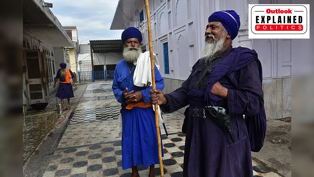 Nihang Sikhs - null
