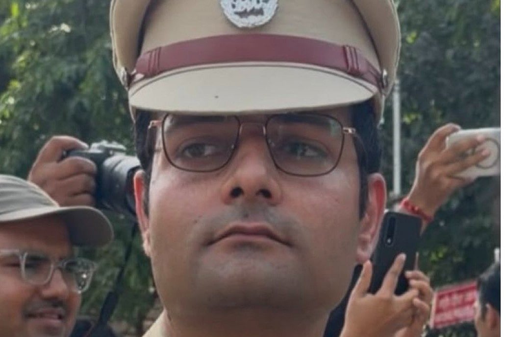 ACP Vivek Bhagat - null
