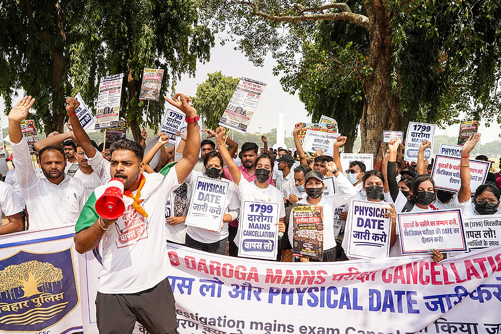 Students protest in Bihars Patna