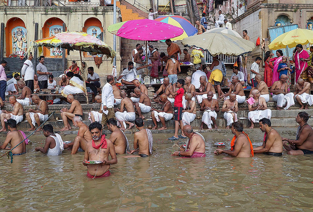 Tarpan rituals at Dashashwamedh Ghat in Varanasi