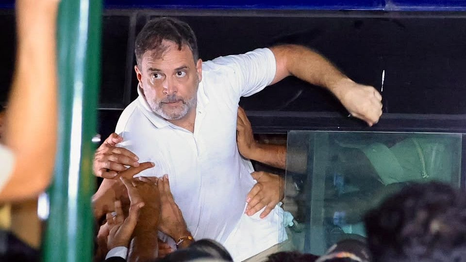 Rahul Gandhi Detained At Akashvani Bhavan - Photos: INC Sources