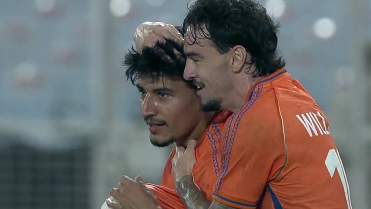 Ryan Williams (Right) celebrates as Anirudh Thapa (Left) equalise against Uruguay - | Photo: Sonyliv (Screengrab)