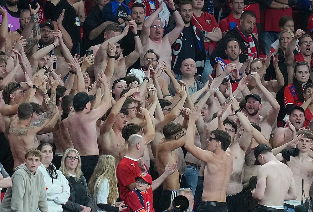 England Vs Czechia UEFA Nations League highlights-England fans 