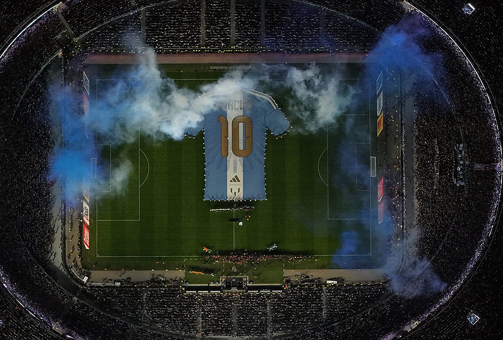 Argentina vs Benin A giant t-shirt with Lionel Messis number 10