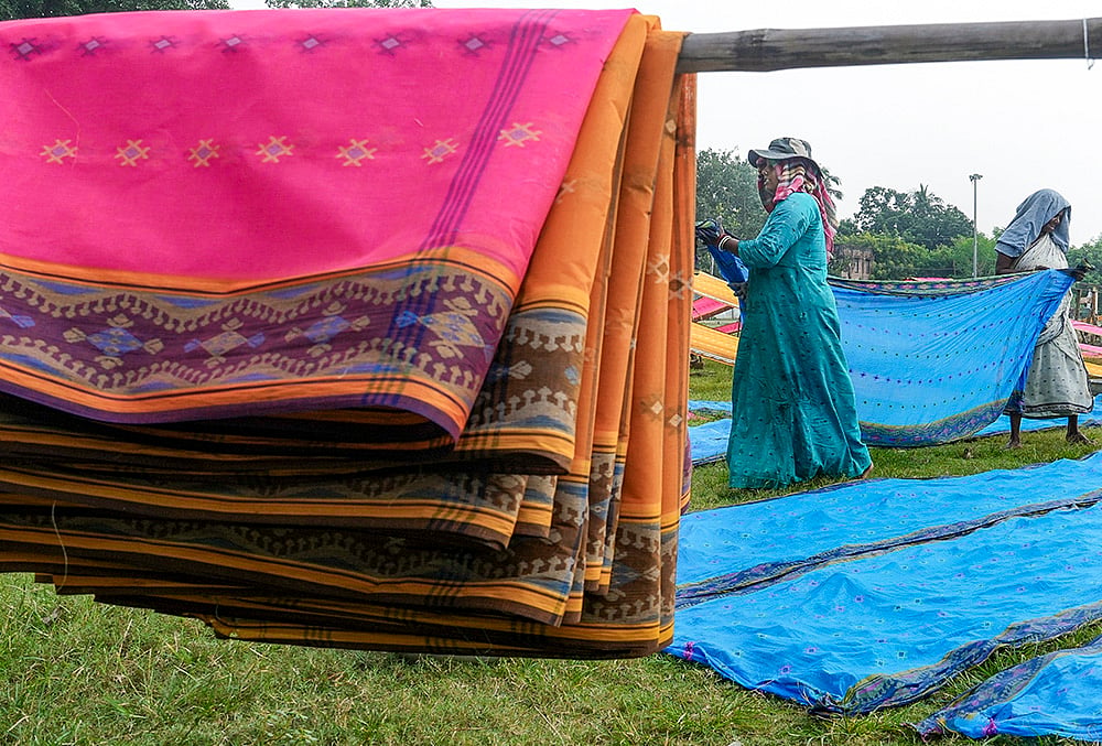 Saree production in Shantipur