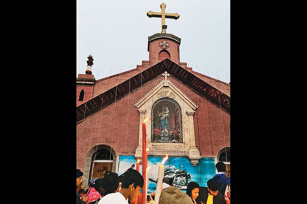| Photo: Jonaki Ray : Bandel Church: Devotees throng the church in the former Portuguese colony