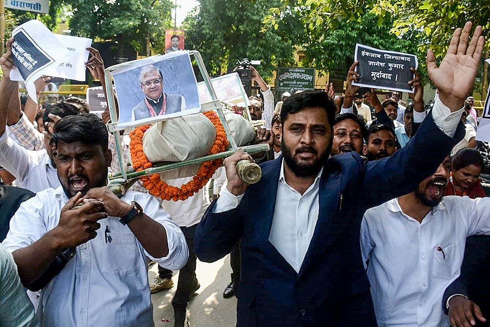 Advocates protest against CEC in Varanasi