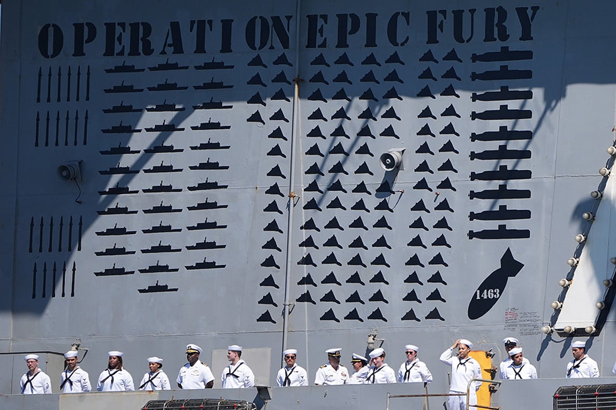 USS Lincoln Returns Home