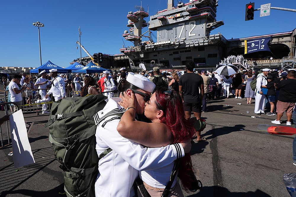 CVN-72 homecoming