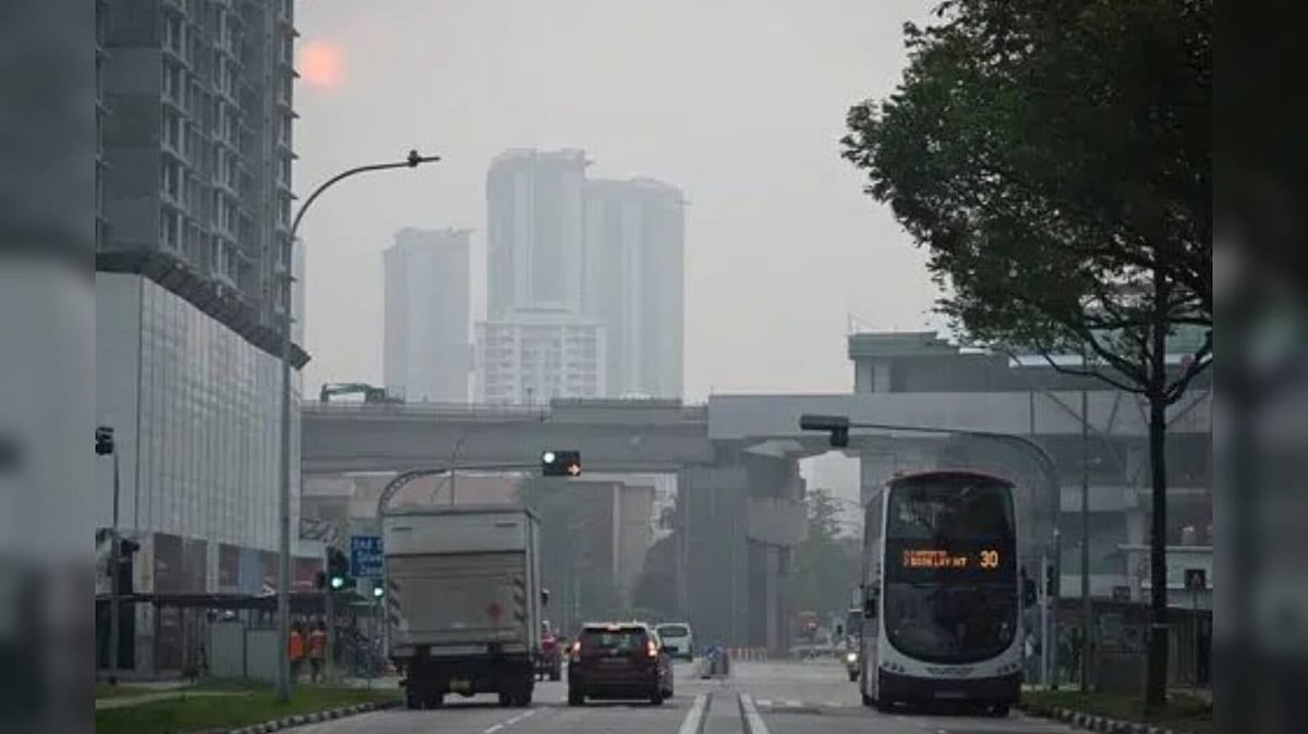 Singapore wrapped in the blanket of haze - X@SGinIndia