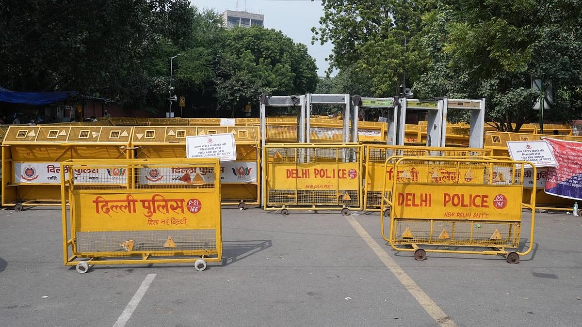 Security tightened with barricades and metal detectors in Delhi - null