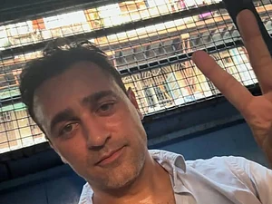 Instagram : Imran Khan in Police Van