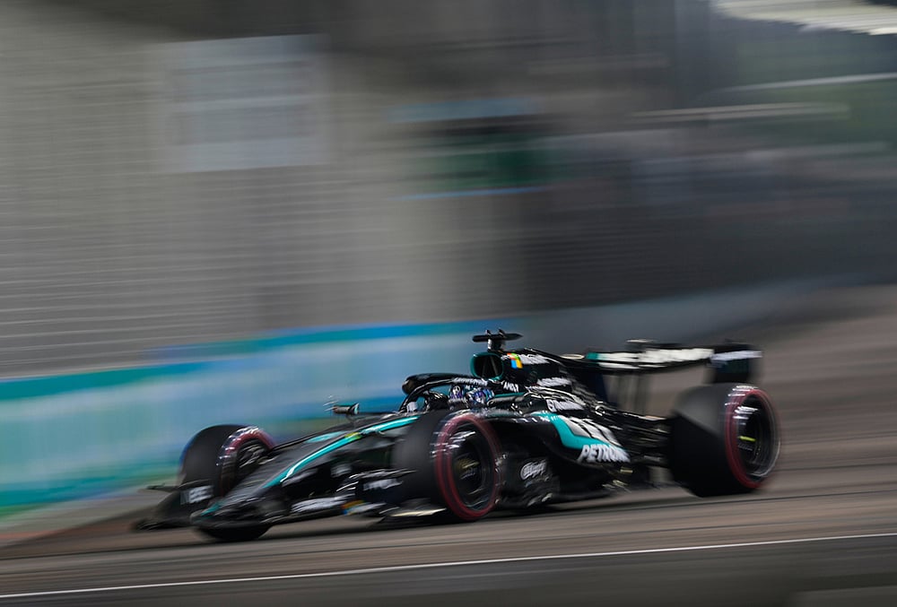 Singapore F1 GP Auto Racing qualifying highlights