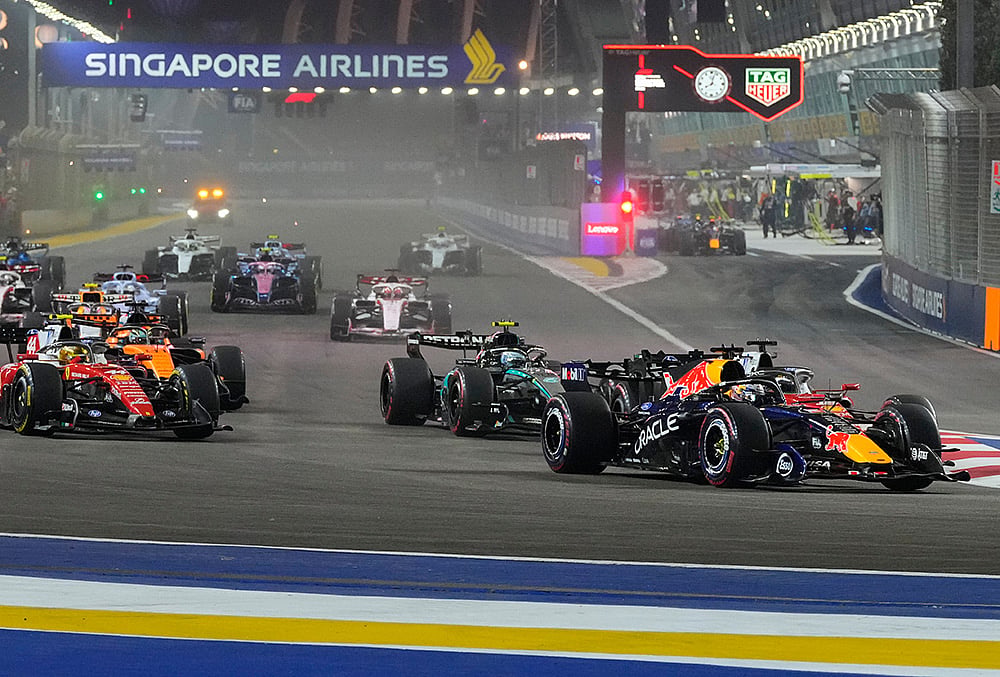 F1 Singapore Grand Prix auto racing highlights-Red Bull driver Max Verstappen
