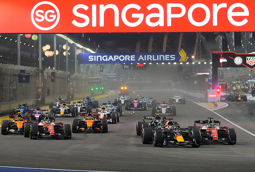 F1 Singapore Grand Prix auto racing highlights