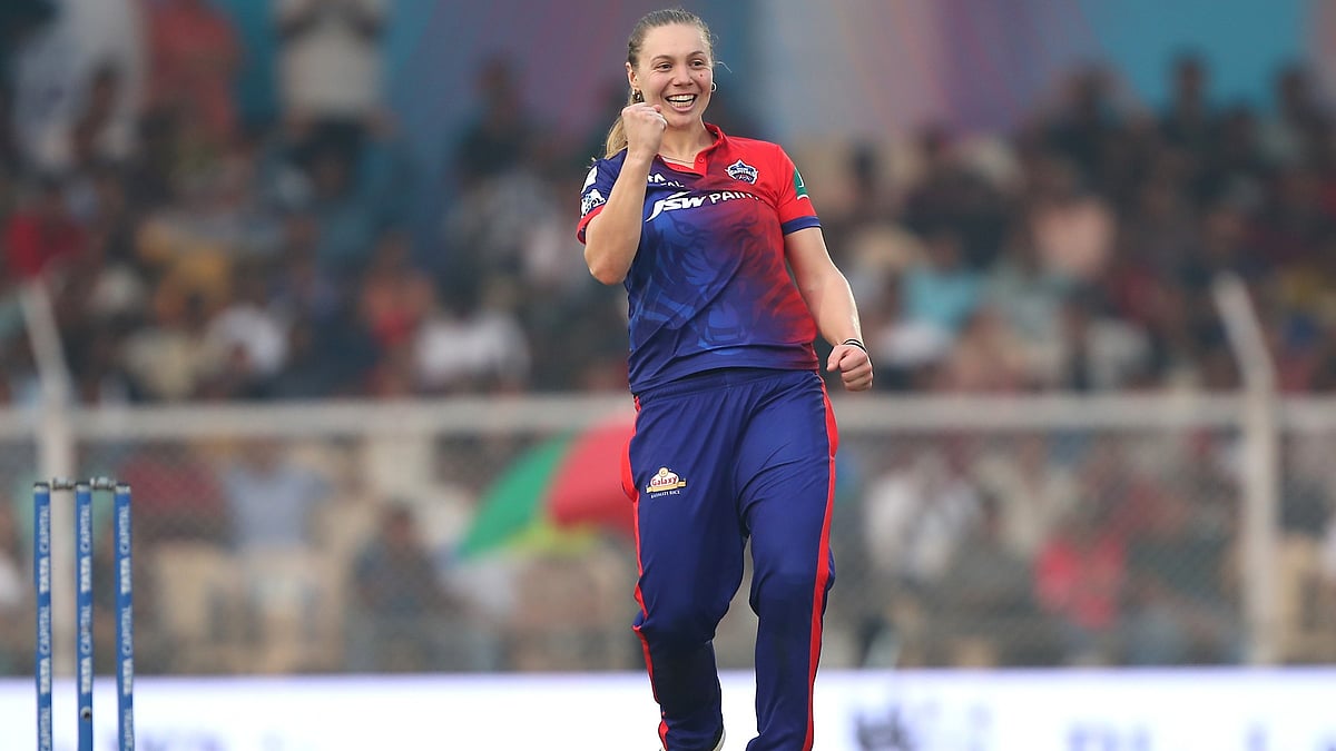 Mumbai Indians completed their first-ever WPL trade by signing USA left-arm pacer Tara Norris. - wplt20/X