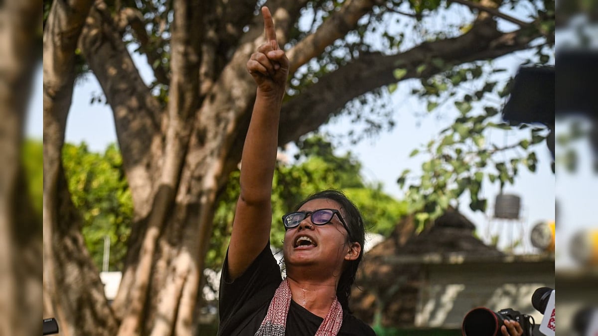 Neha Bora, National President of the All India Students Association AISA, can be seen shouting slogans during a protest demanding resignation of Gyanesh Kumar, Chief Election Commissioner of India - Imago /Zuma Press Wire