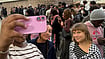 Greta Thunberg Joins French Student Protests Over School Conditions | Photo: AP/John Leicester : Activist Greta Thunberg poses as she attends a gathering in front of Paul Eluard high school during a protest against under-resourced schools in Saint-Denis, outside Paris, Tuesday Oct. 13, 2026.