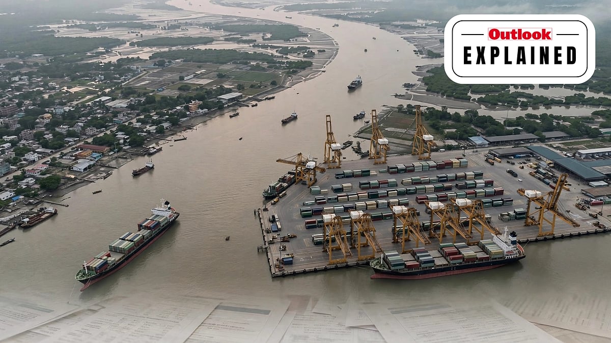 Bangladesh
China
Loan 
Mongla port