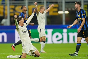 | Photo: AP/Luca Bruno : Brugge's Freddie Potts, left, celebrates after winning the Champions League opening phase soccer match between Inter Milan and Club Brugge in Milan, Italy, Tuesday, Oct. 13, 2026.