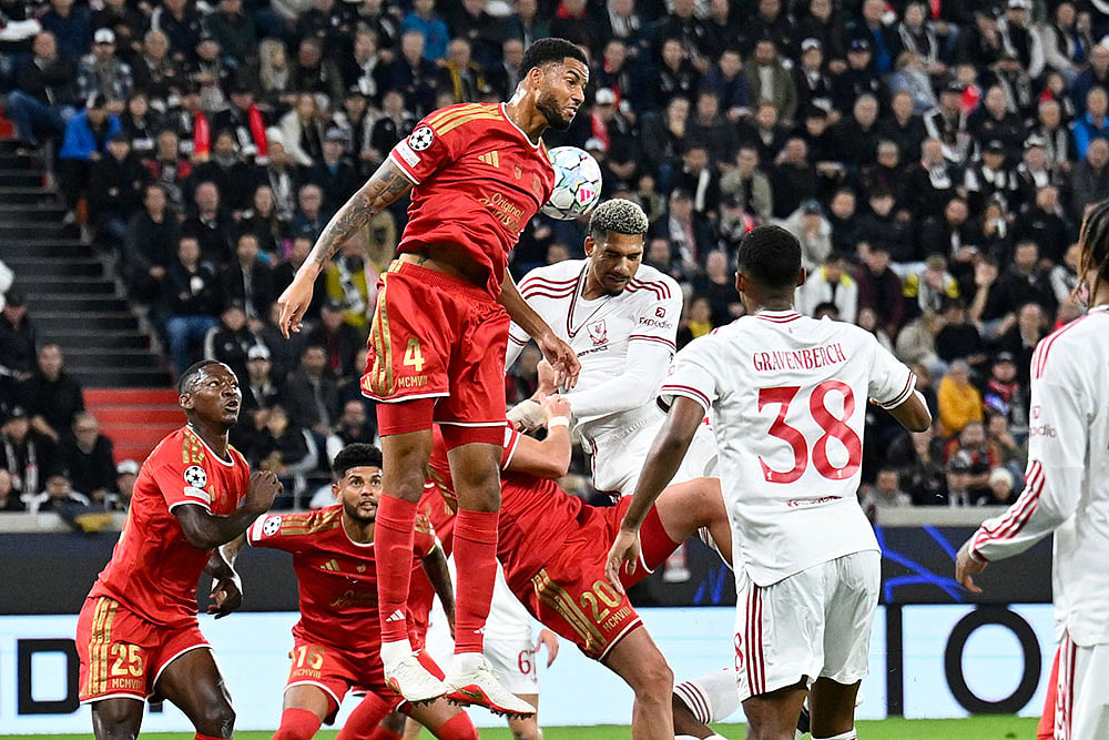 Liverpool's Ronald Araujo, center, scores the opening goal of his team during the Champions League opening phase soccer match between LASK and Liverpool in Linz, Austria, Wednesday, Oct. 14, 2026. - | Photo: AP/Denes Erdos