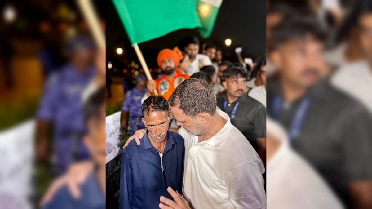 Congress Leader Rahul Gandhi with Ankita Bhandari's father - X@RahulGandhi